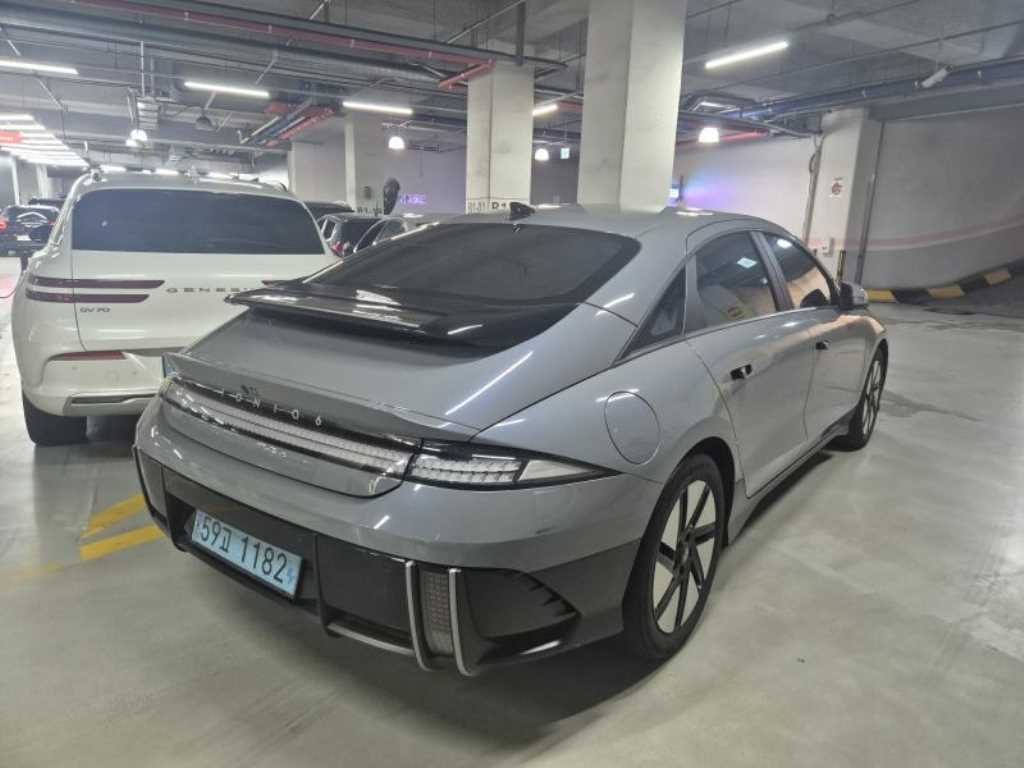 HYUNDAI Ioniq 6 - Vista 4