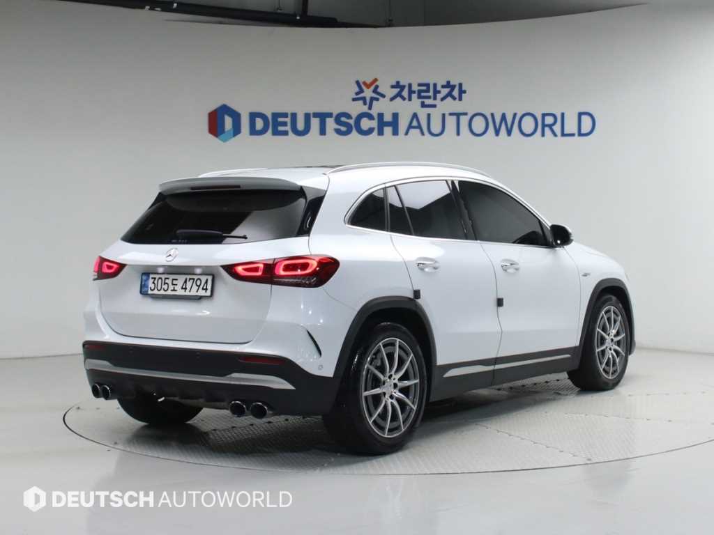 Mercedes Benz GLA Class - Vista 2