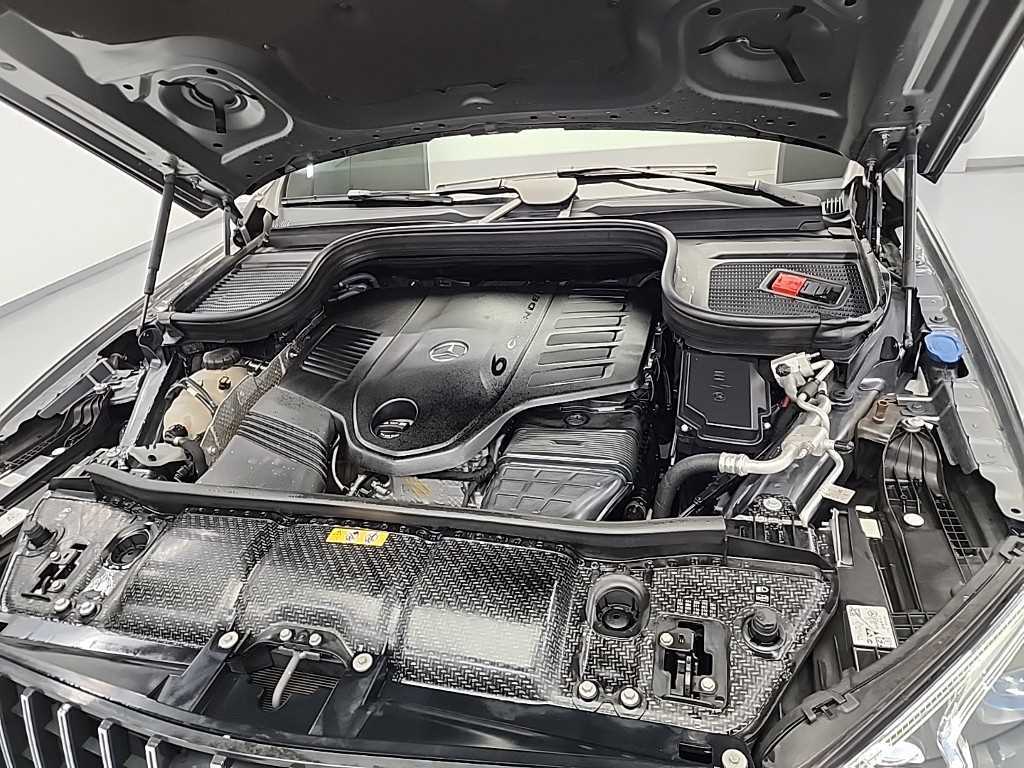 Mercedes Benz GLE Class - Vista 5