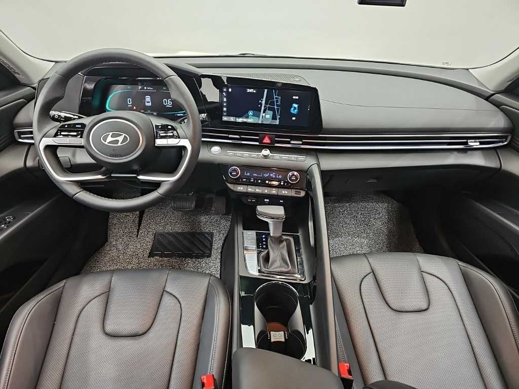 HYUNDAI Avante - Vista 7
