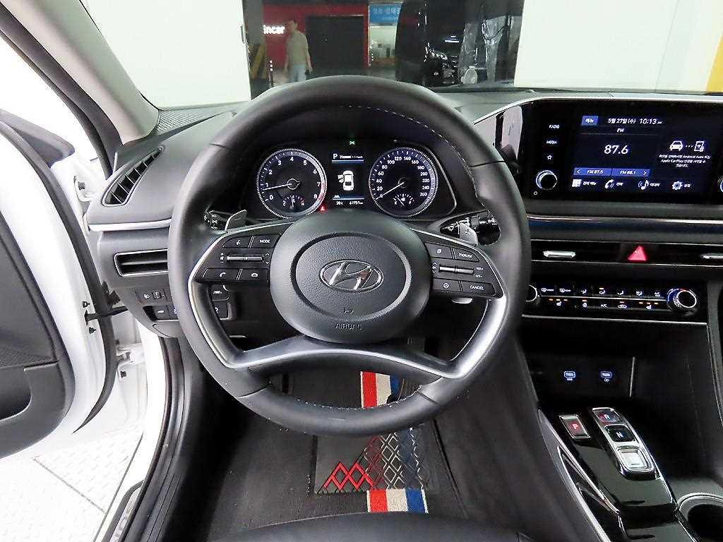 HYUNDAI Sonata - Vista 9