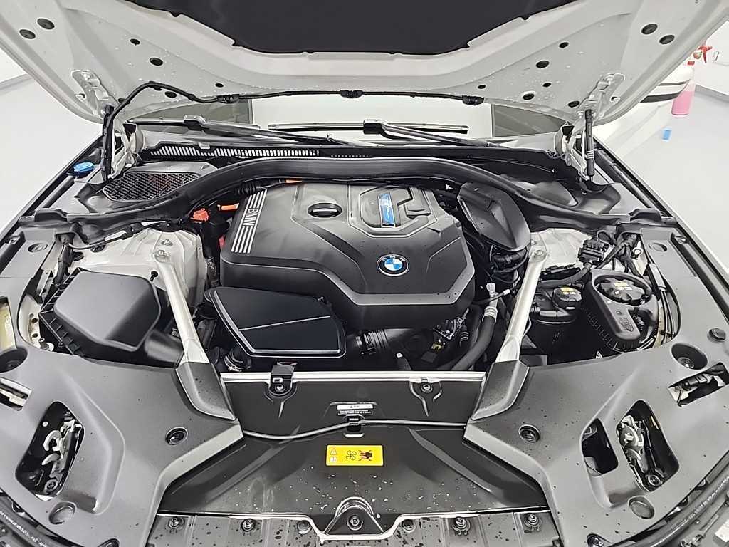 BMW 5 Series - Vista 5