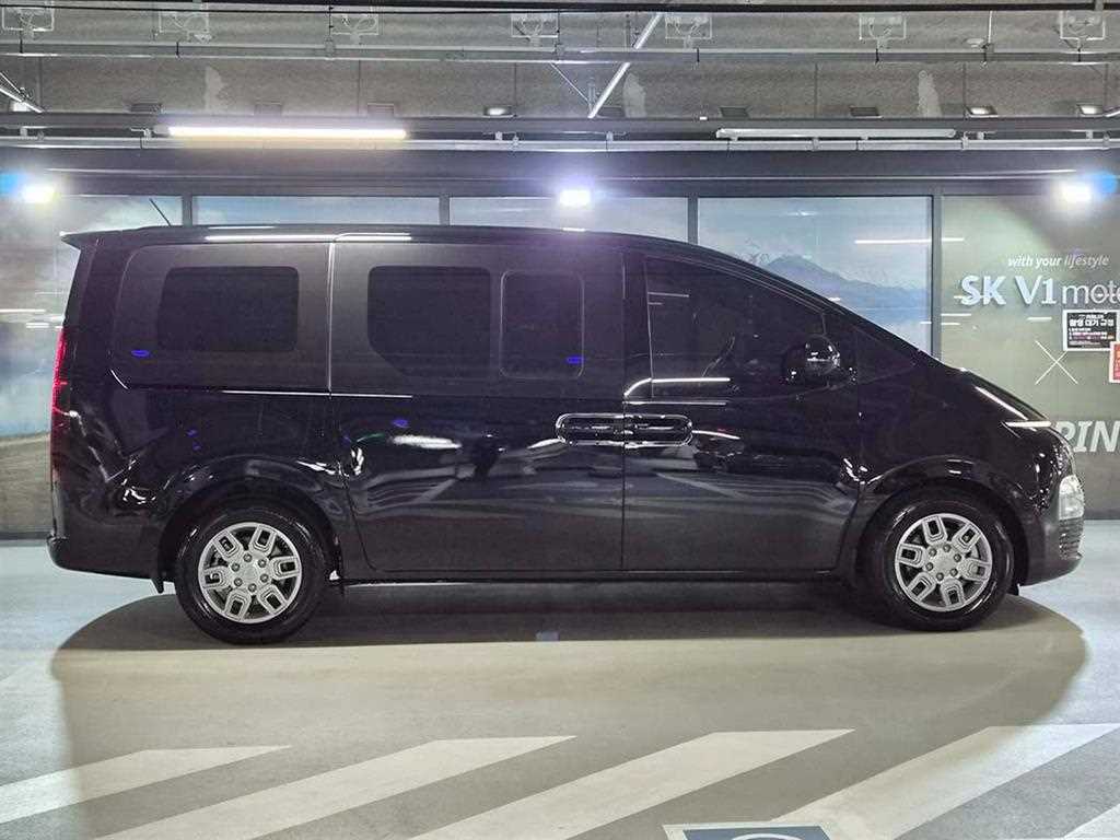 HYUNDAI Staria - Vista 3