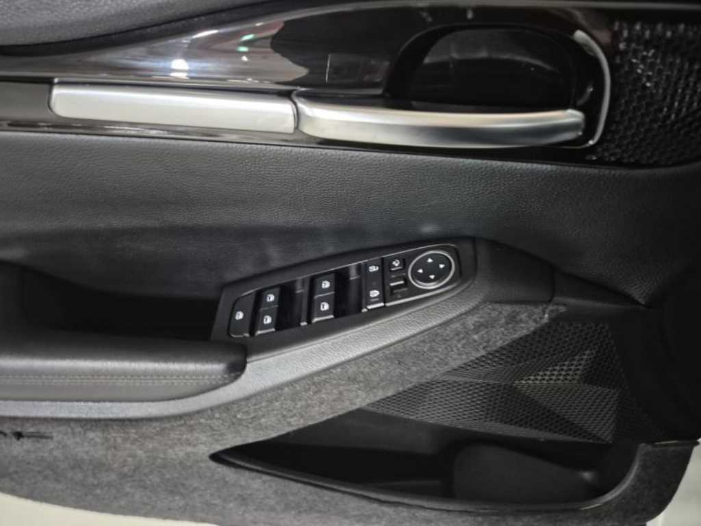 KIA Seltos - Vista 9