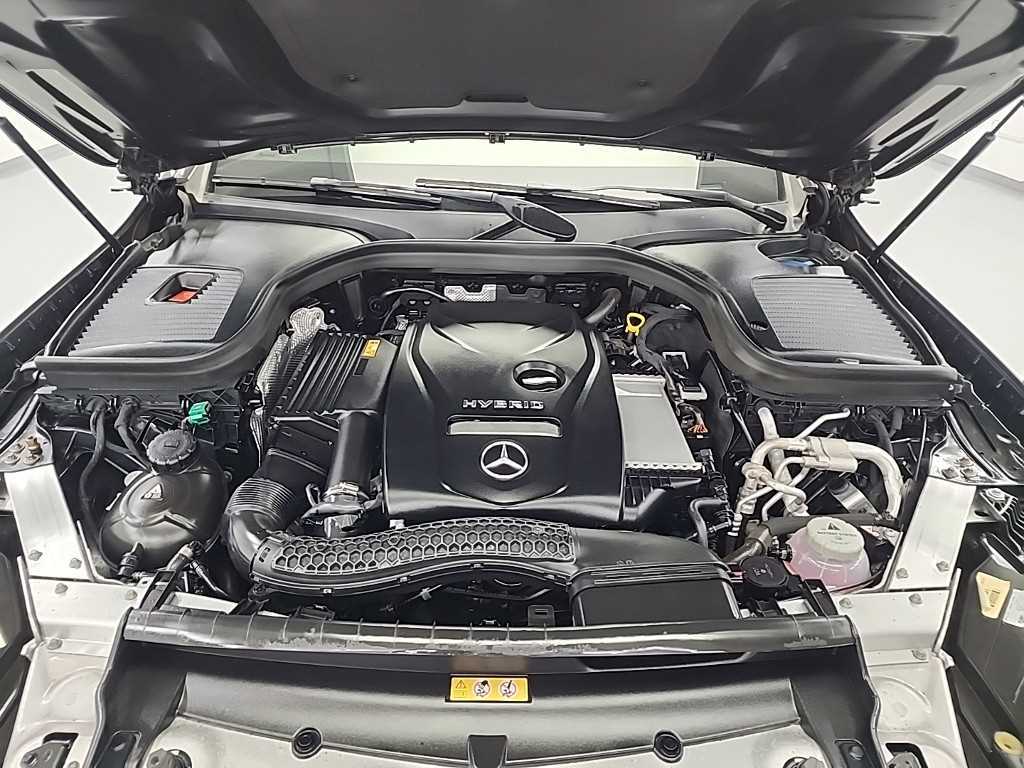 Mercedes Benz GLC Class - Vista 5