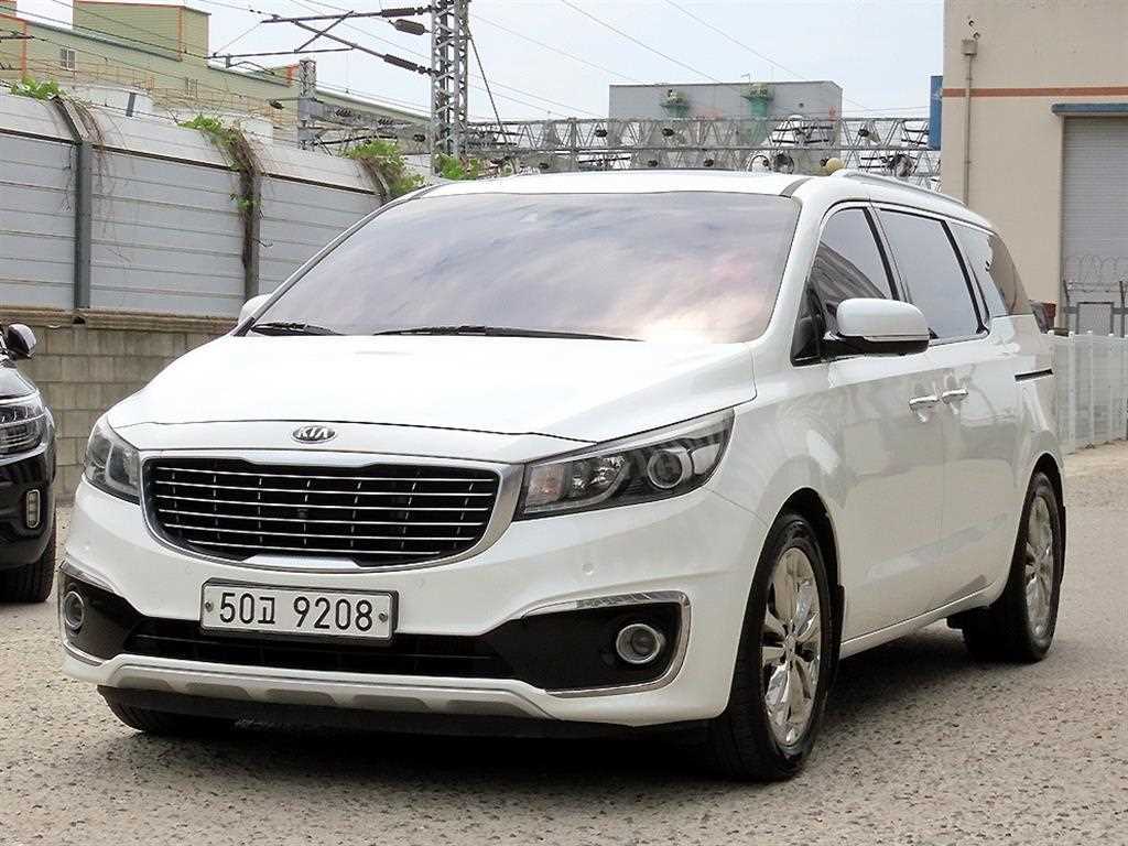 KIA Carnival - Vista 2