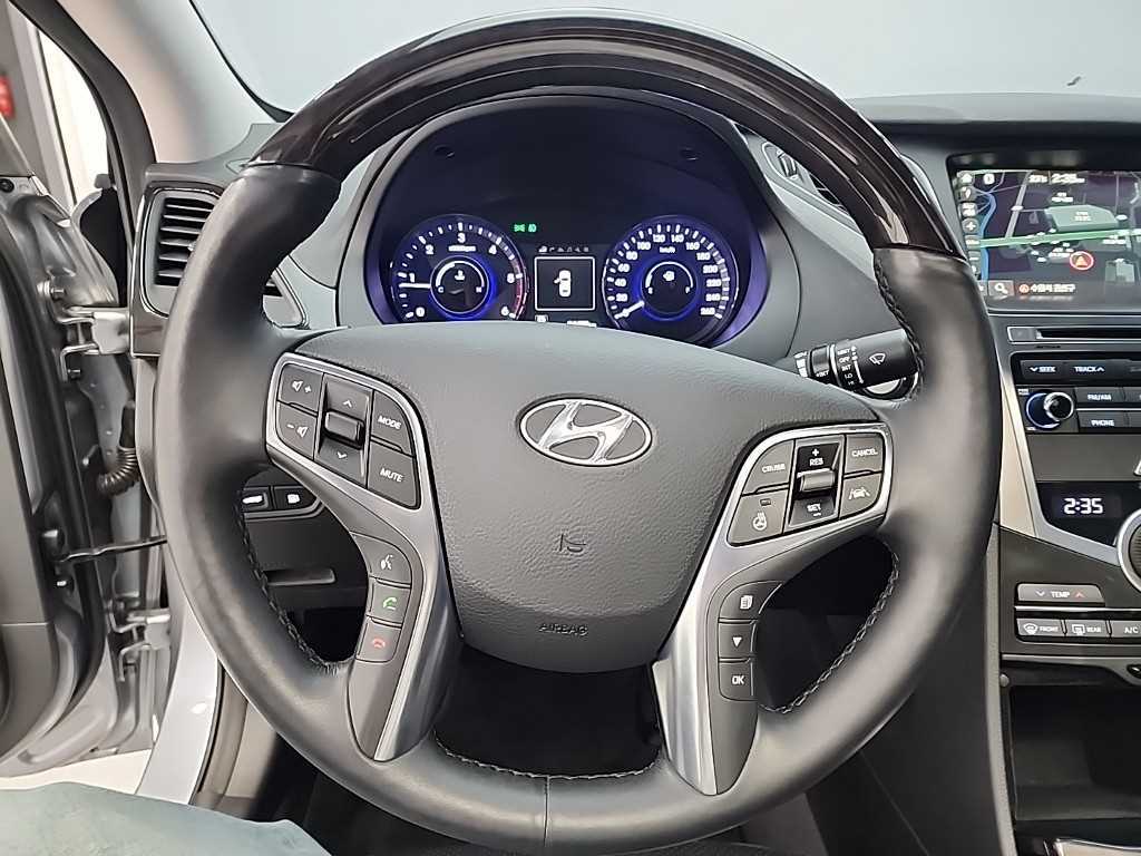 HYUNDAI Grandeur - Vista 9