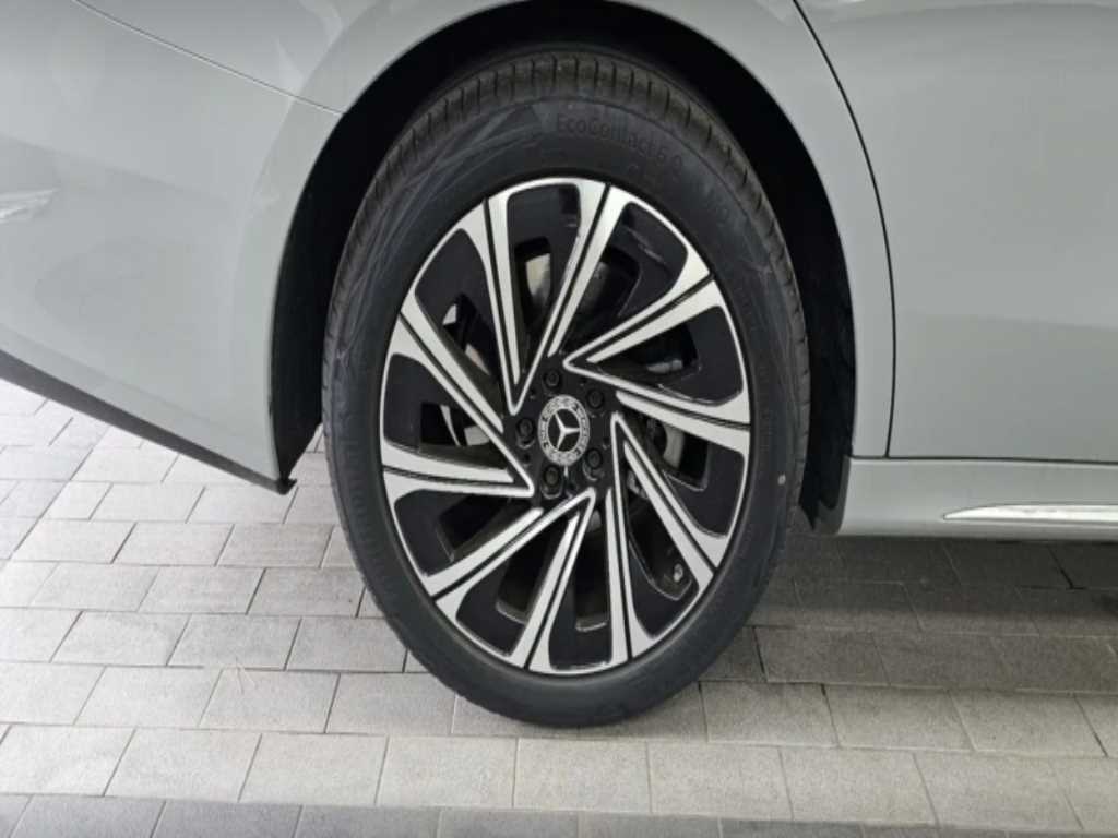 Mercedes Benz E class - Vista 5