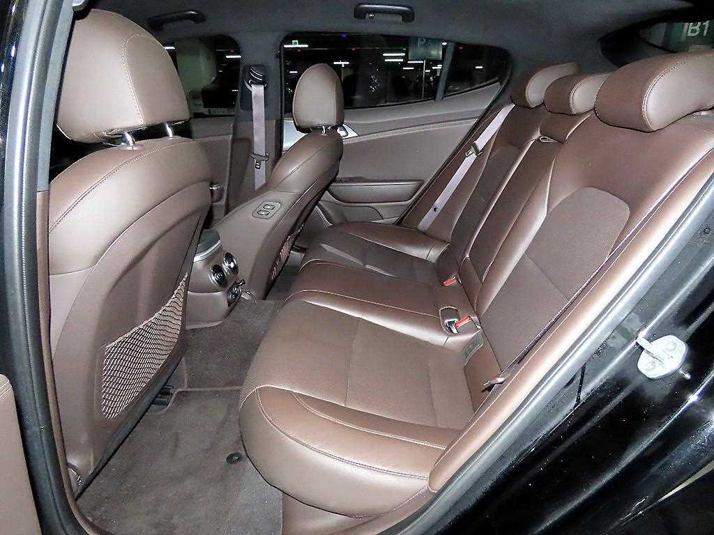 KIA Stinger - Vista 7