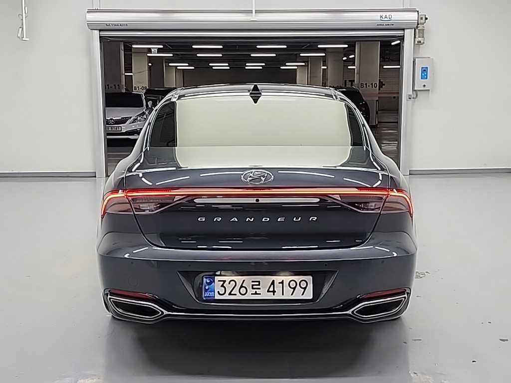 HYUNDAI Grandeur - Vista 3