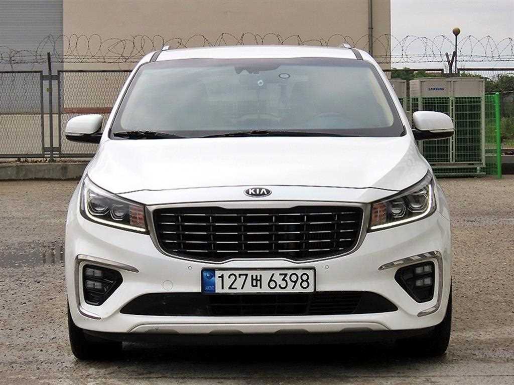 KIA Carnival 2019 Blanco - Importación desde Corea - HF Imports Iquique - Foto 1