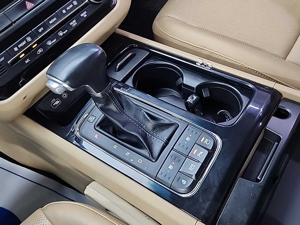KIA Carnival - Vista 8