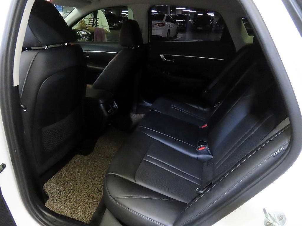 HYUNDAI Sonata - Vista 7