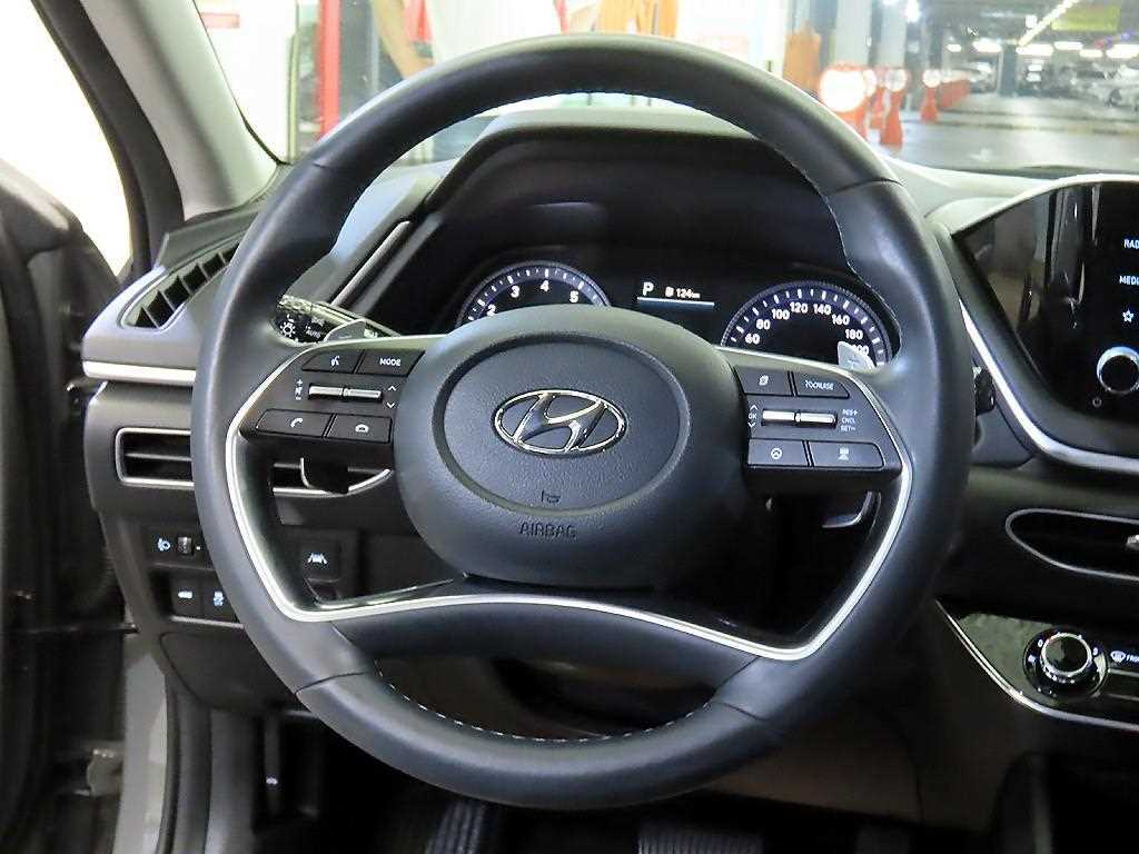 HYUNDAI Sonata - Vista 8