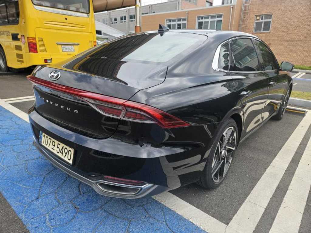 HYUNDAI Grandeur - Vista 3