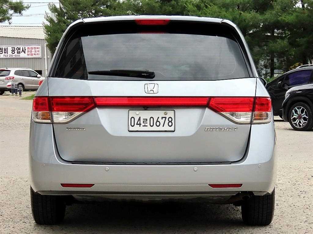 Honda Odyssey - Vista 4