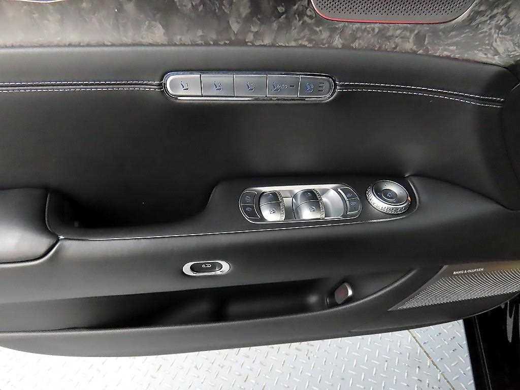 Genesis G90 - Vista 11