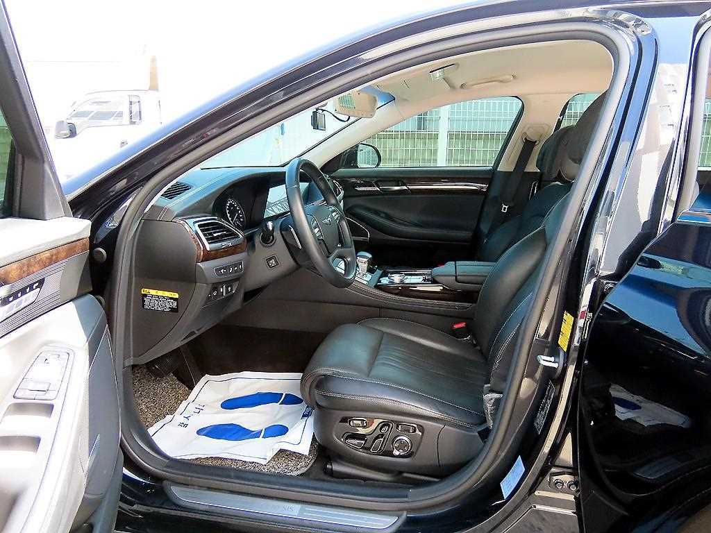 Genesis G90 - Vista 4