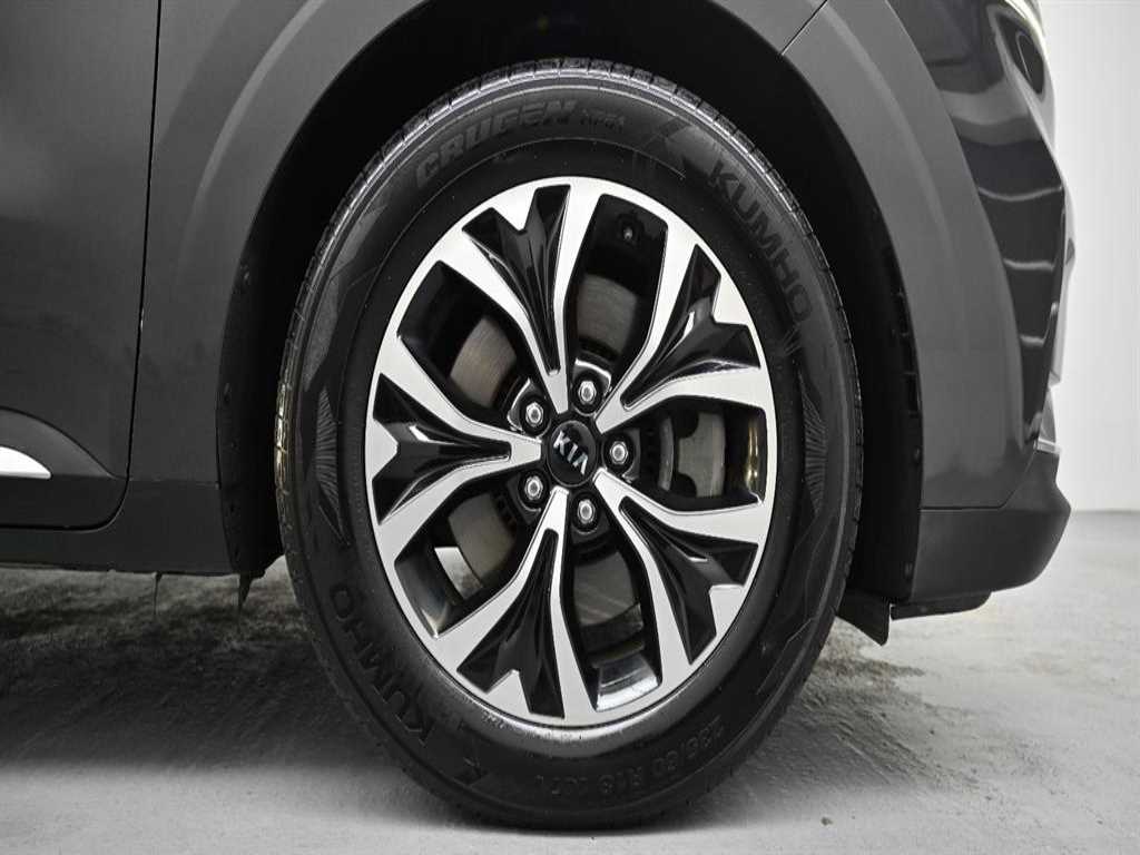KIA Carnival - Vista 5