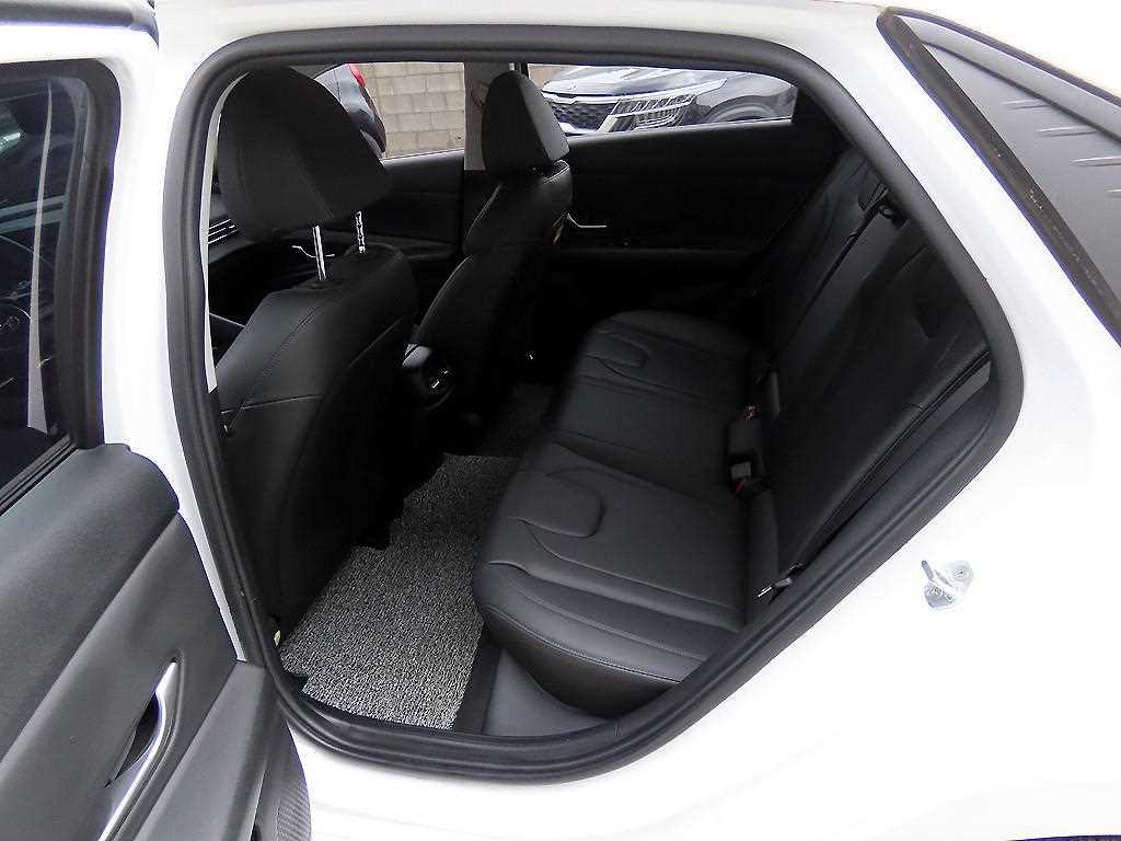 HYUNDAI Avante - Vista 6