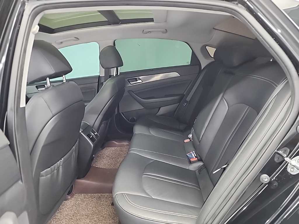 HYUNDAI Sonata - Vista 12