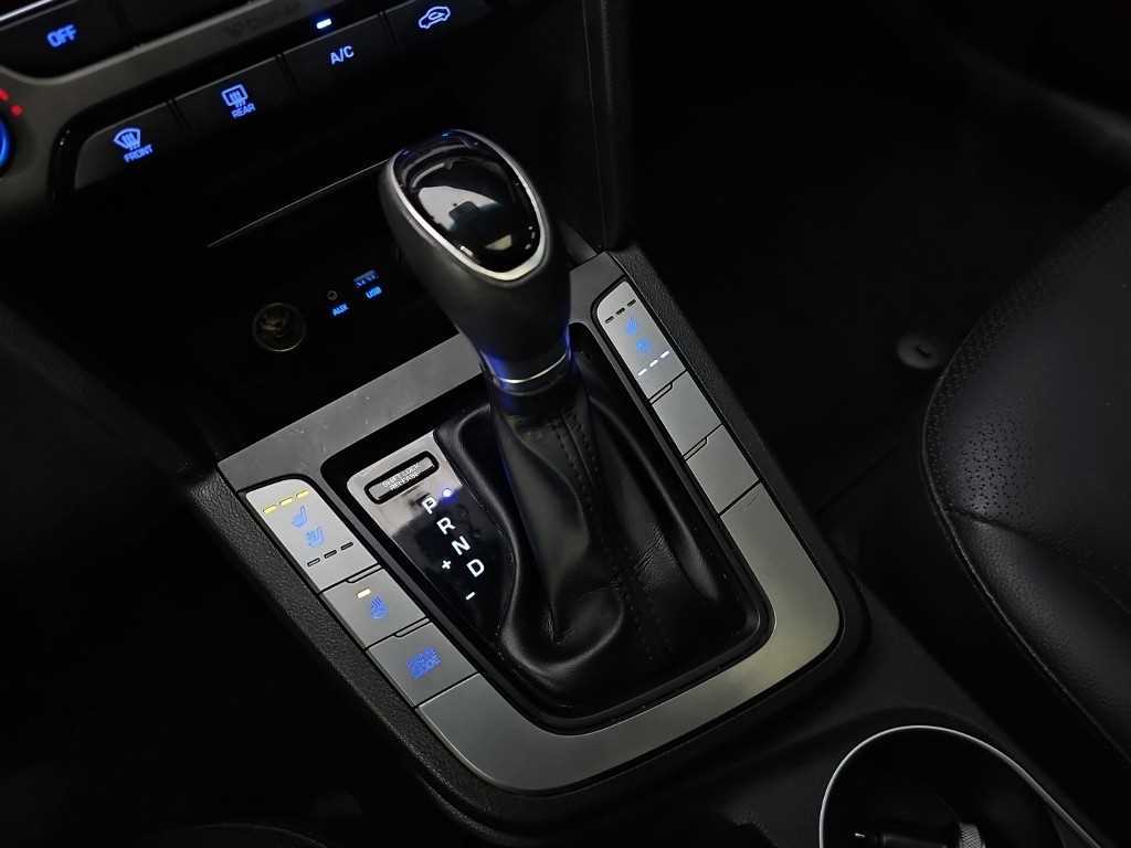 HYUNDAI Avante - Vista 8