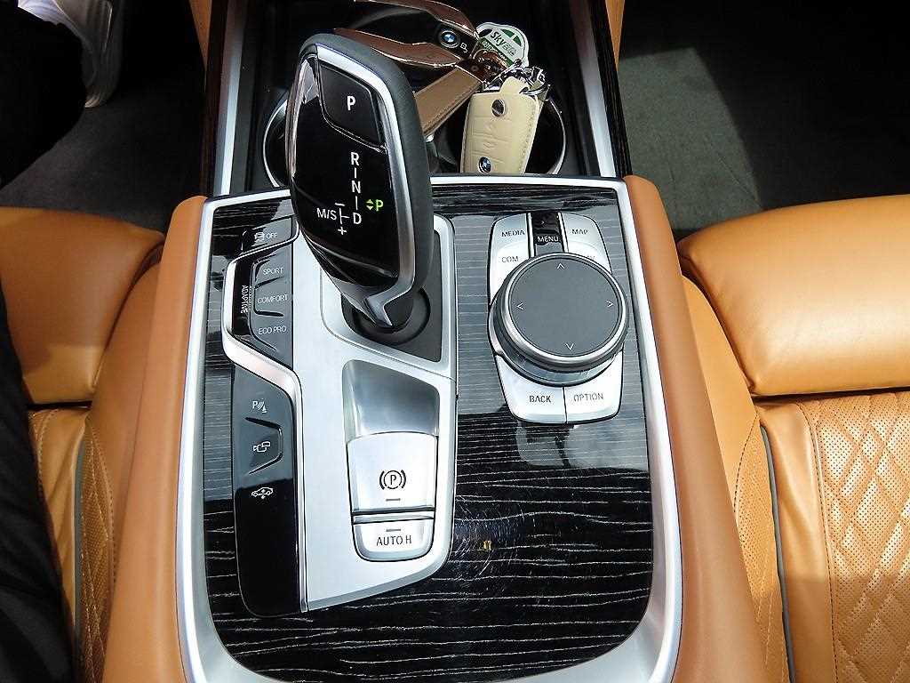 BMW 7 Series - Vista 10