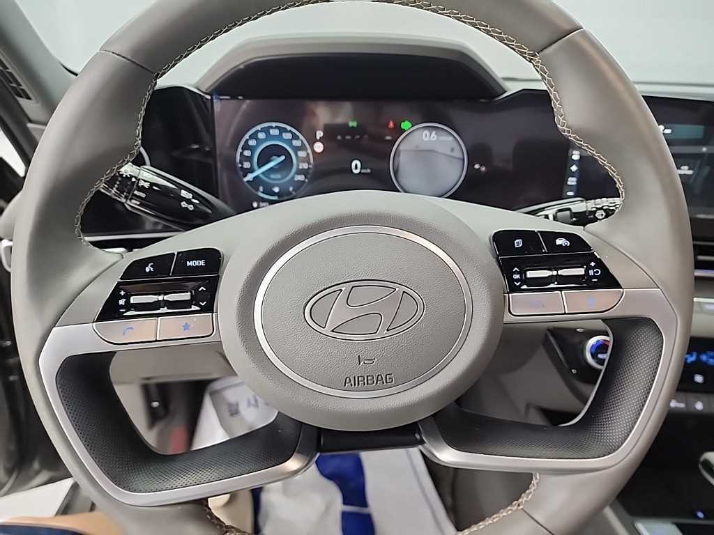 HYUNDAI Avante - Vista 9