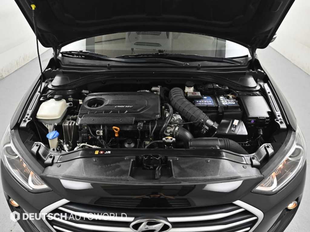 HYUNDAI Avante - Vista 6