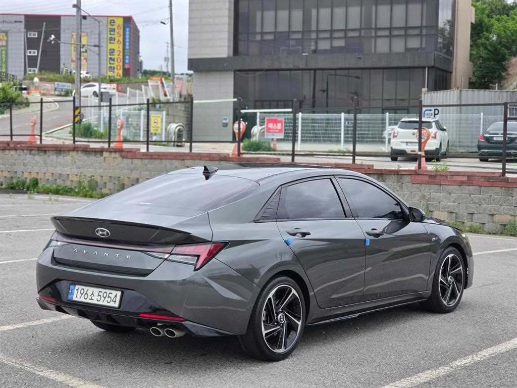 HYUNDAI Avante - Vista 6