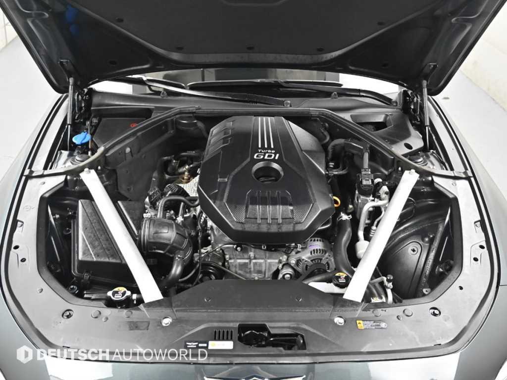 Genesis G70 - Vista 6