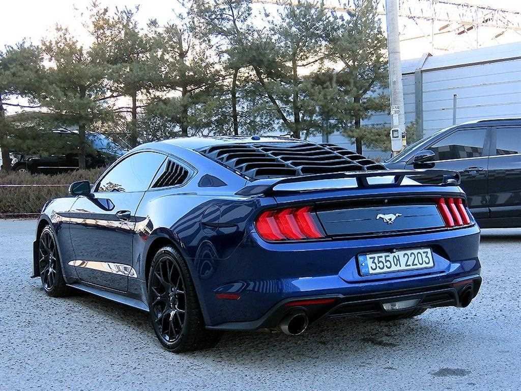 Ford Mustang - Vista 3