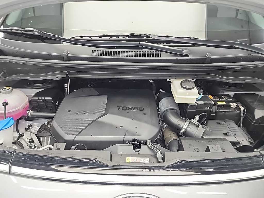 HYUNDAI Staria - Vista 5