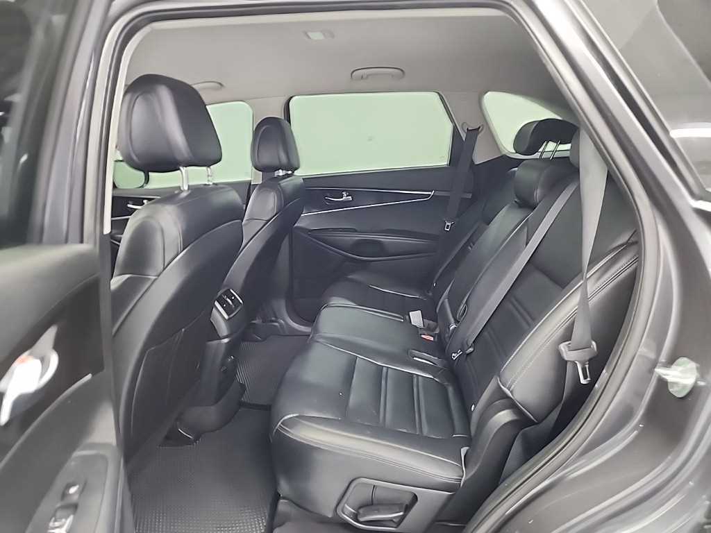 KIA Sorento - Vista 12