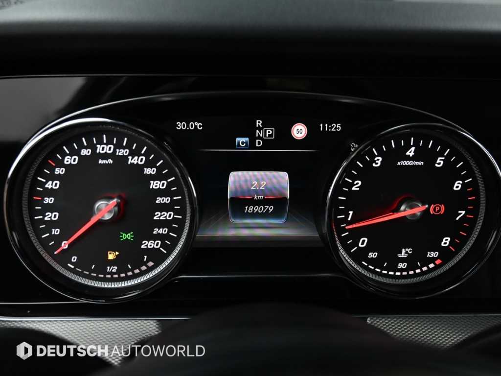 Mercedes Benz E class - Vista 5