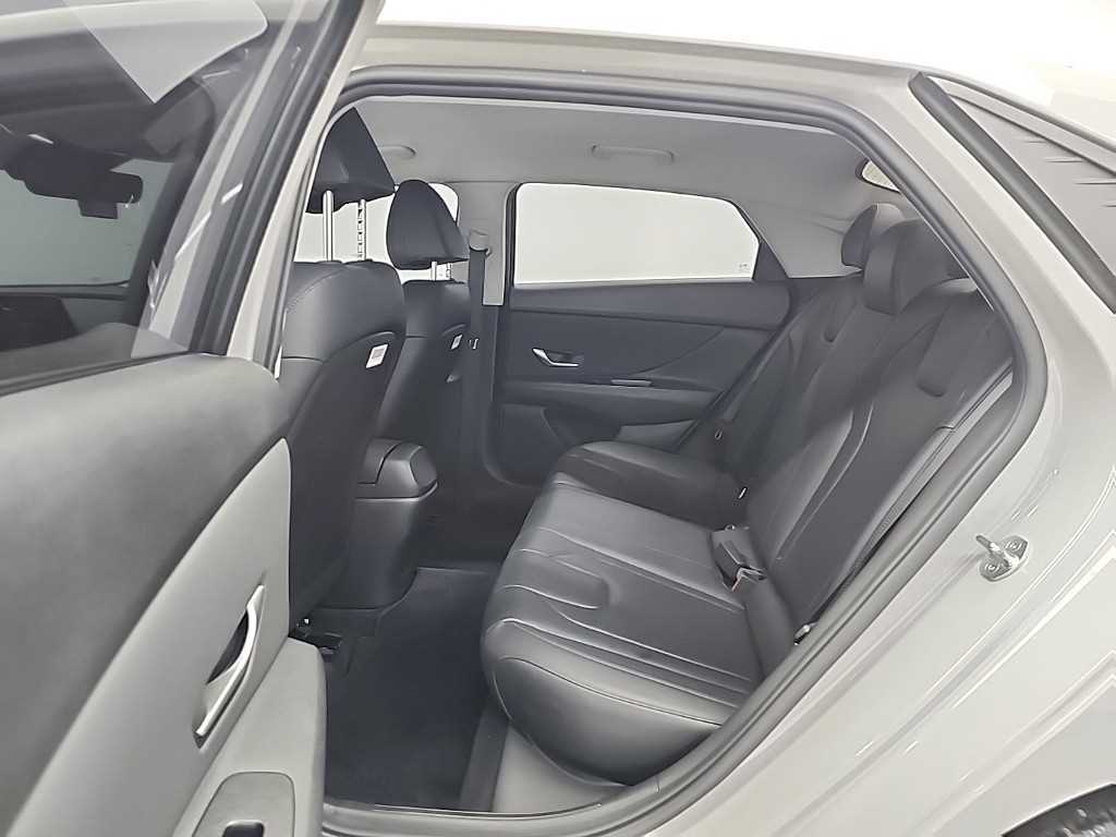 HYUNDAI Avante - Vista 12