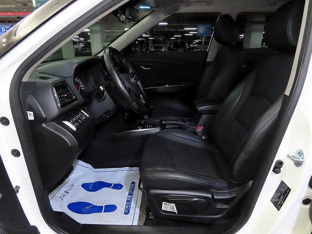 Ssangyong Tivoli - Vista 6