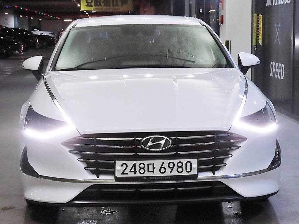 HYUNDAI Sonata - Vista 2
