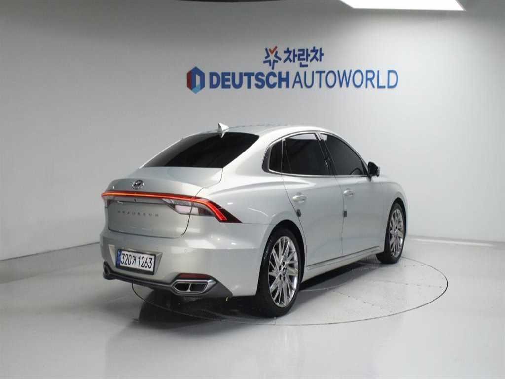 HYUNDAI Grandeur - Vista 2