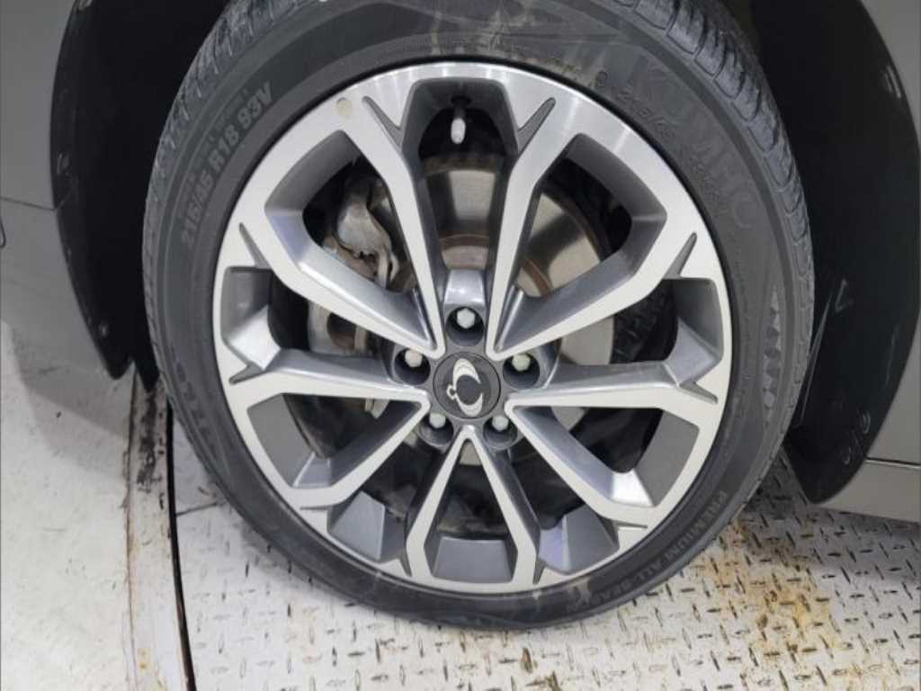Ssangyong Tivoli - Vista 10