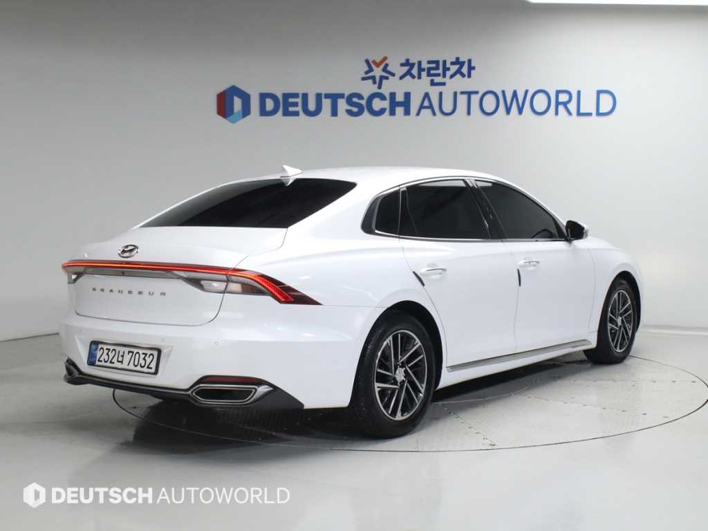 HYUNDAI Grandeur - Vista 4