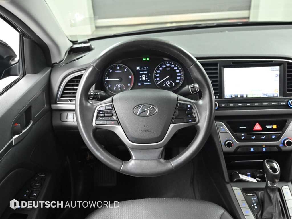 HYUNDAI Avante 2016 Negro - Importación desde Corea - HF Imports Iquique - Foto 13