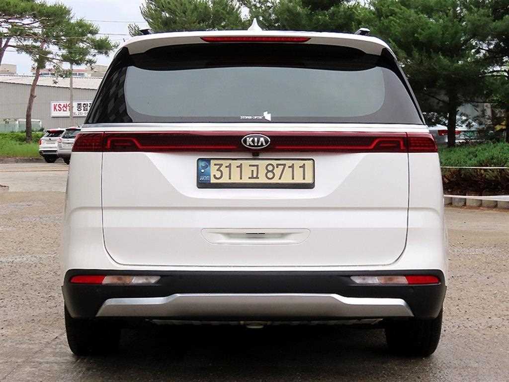 KIA Carnival - Vista 4