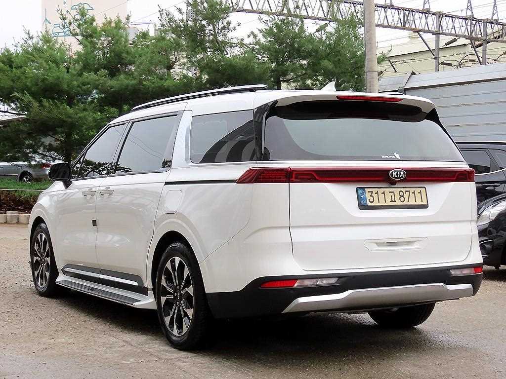 KIA Carnival - Vista 3