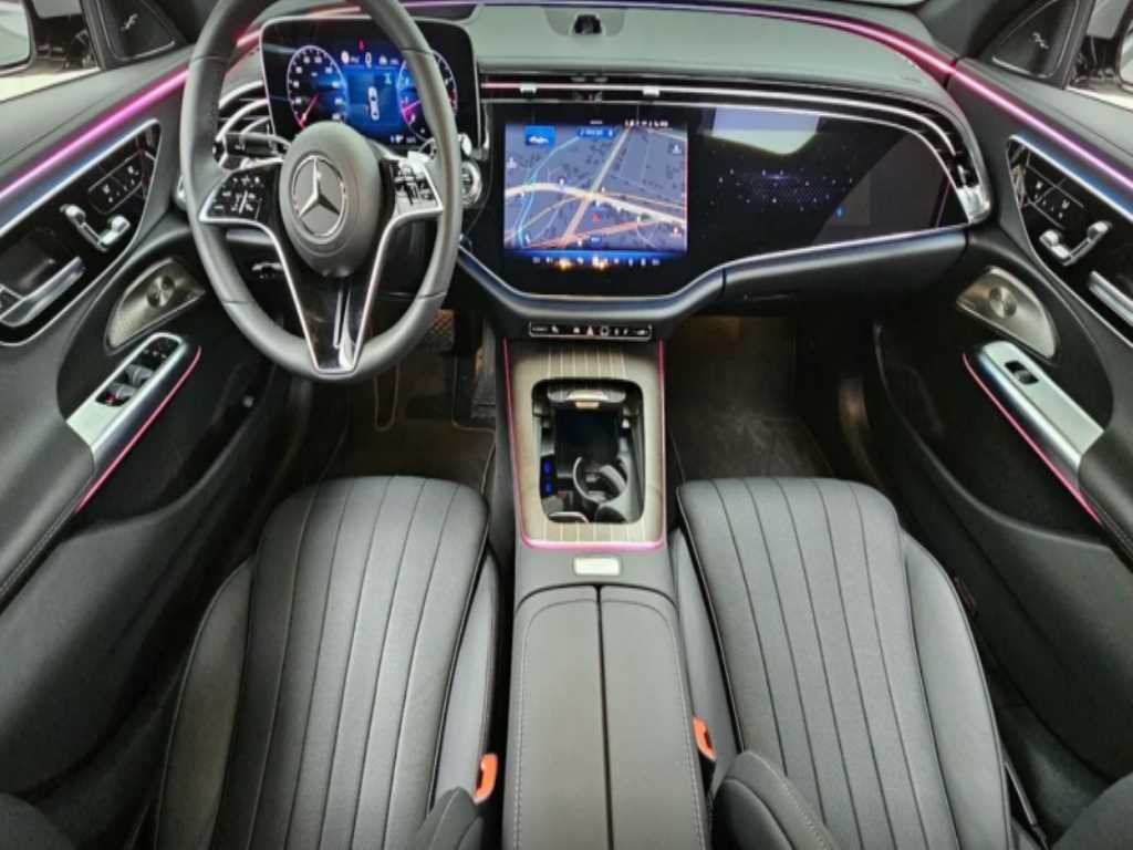 Mercedes Benz E class - Vista 9