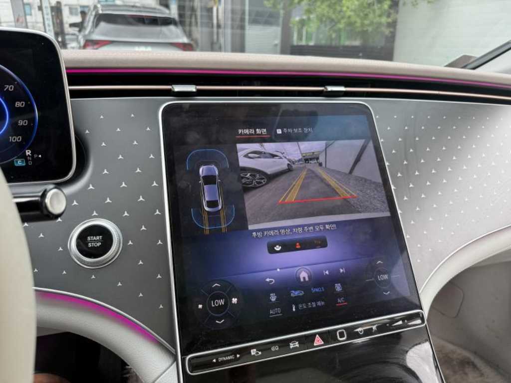 Mercedes Benz EQE - Vista 11