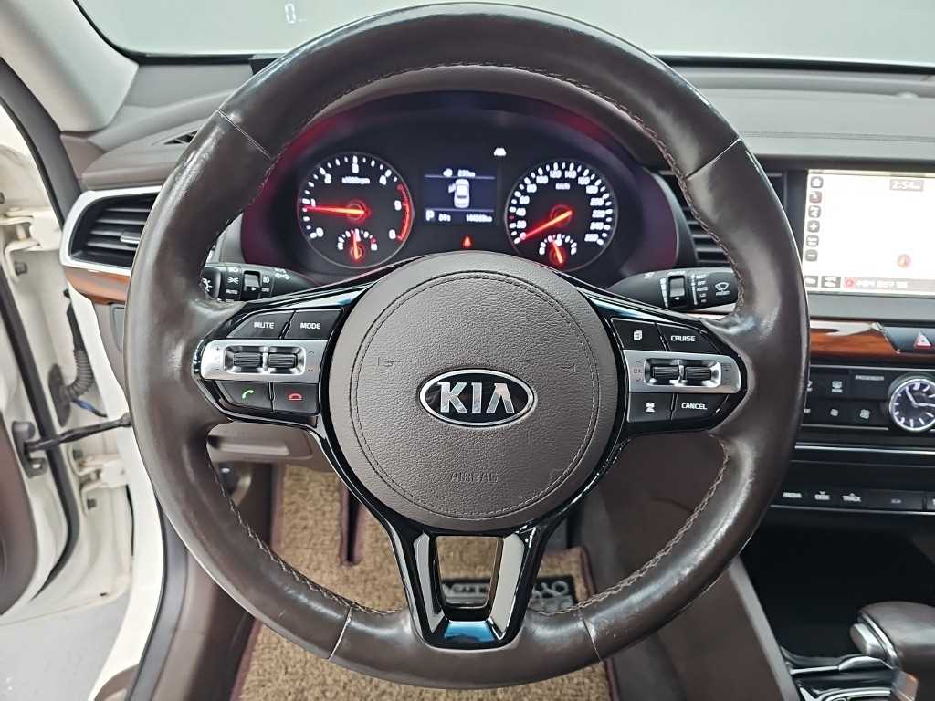 KIA K7 - Vista 9