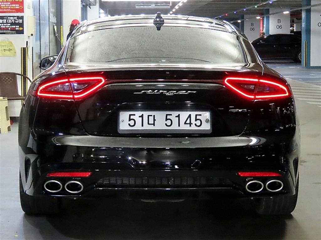 KIA Stinger - Vista 5