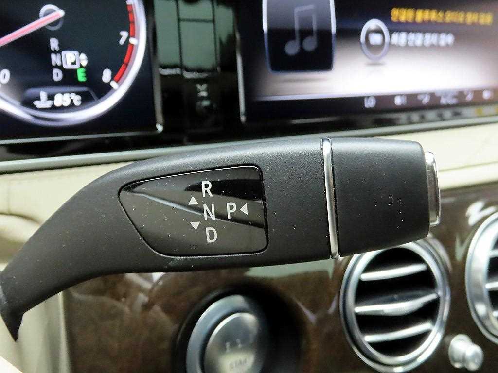 Mercedes Benz S Class - Vista 10