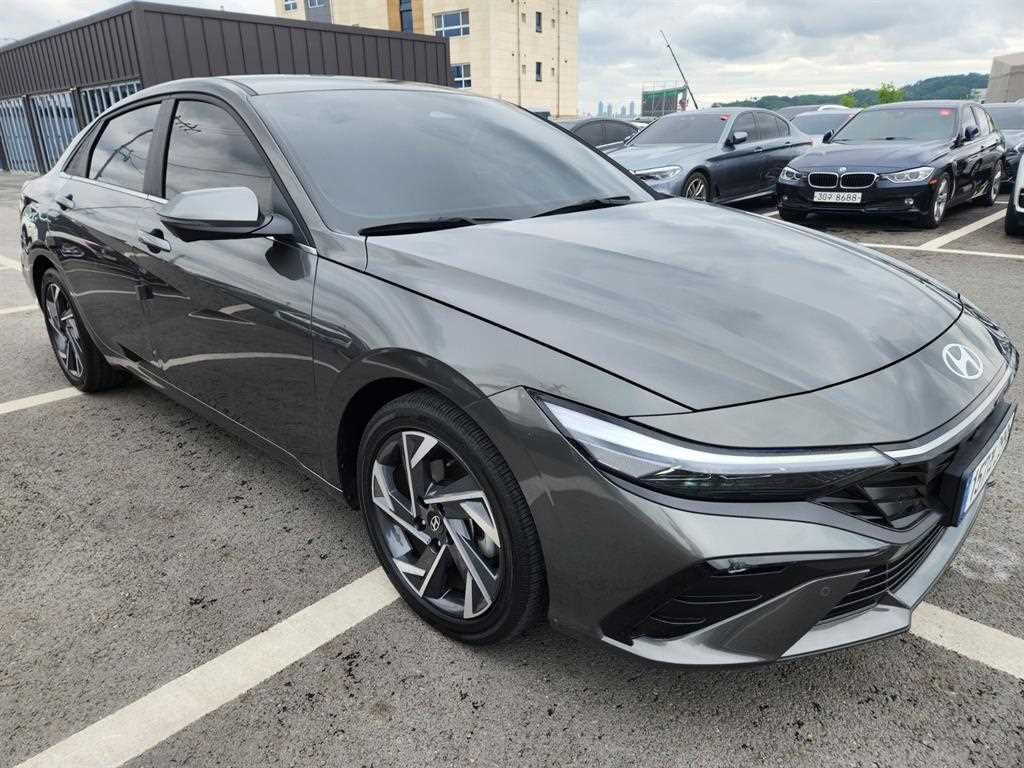 HYUNDAI Avante - Vista 3